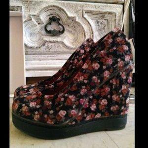 Vintage Velvet floral platform wedge shoes